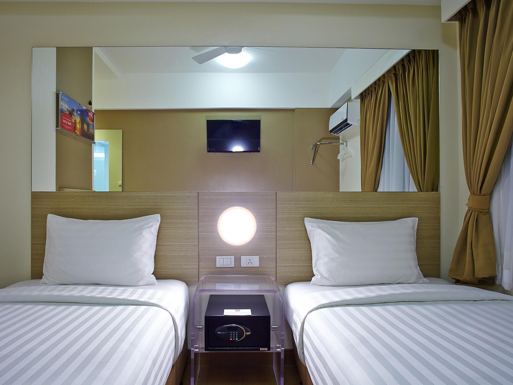 Red Planet Hotel