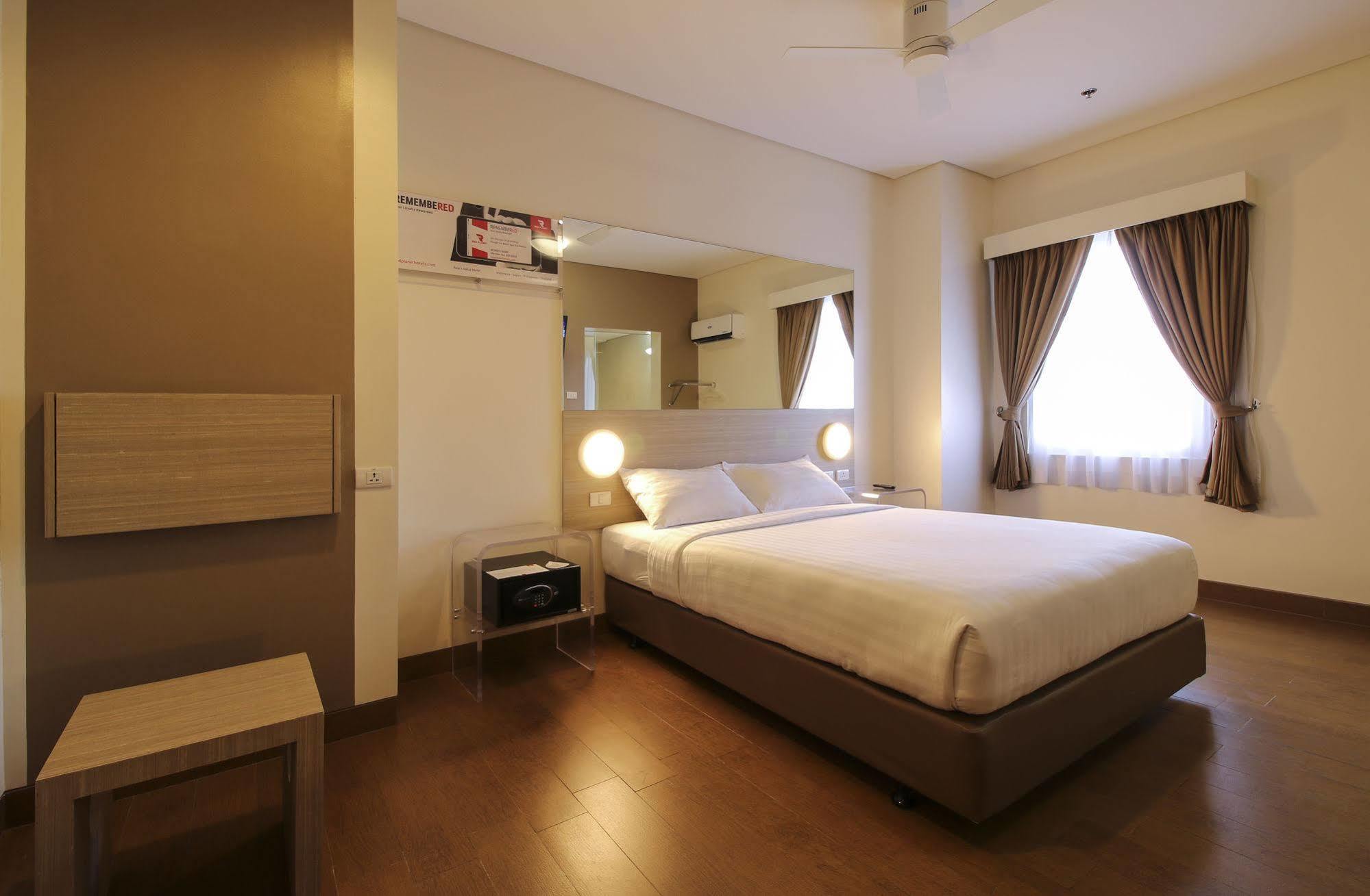 Red Planet Hotel