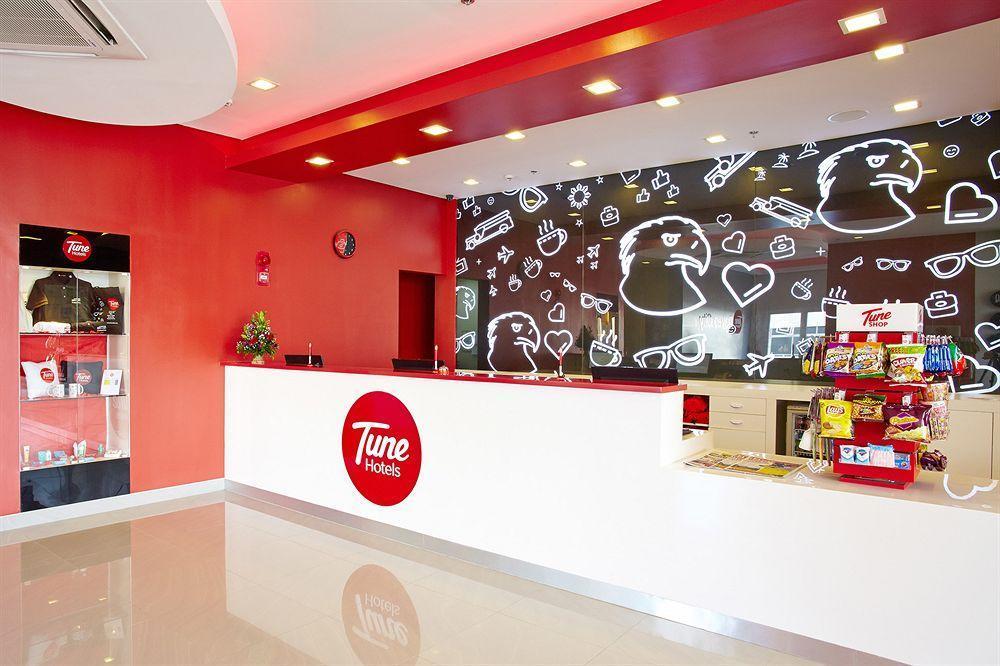 Red Planet Hotel