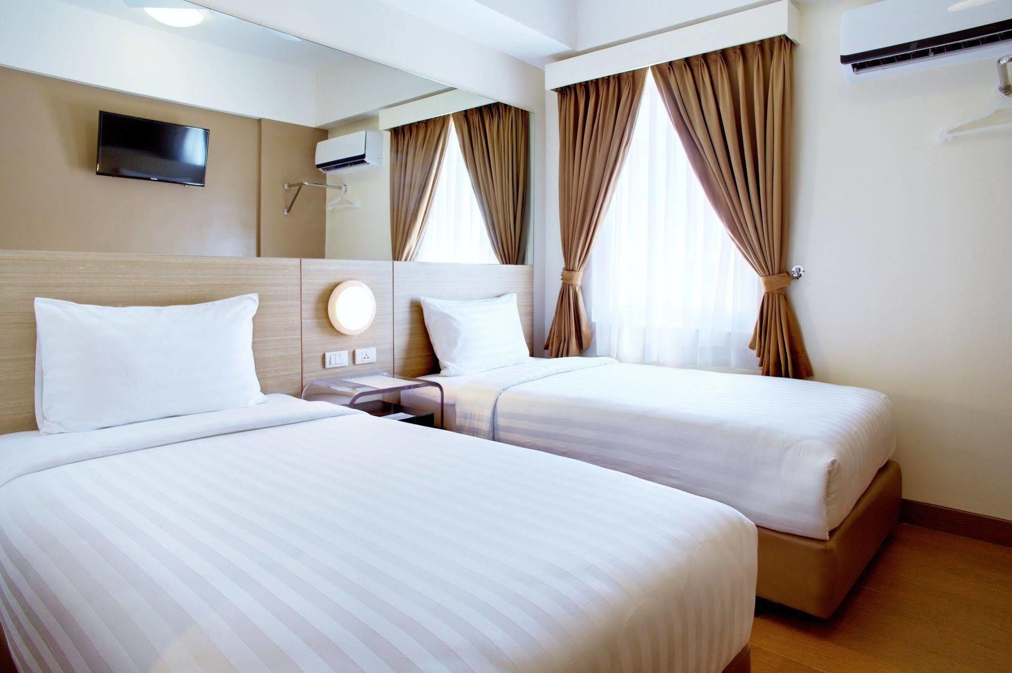 Red Planet Hotel
